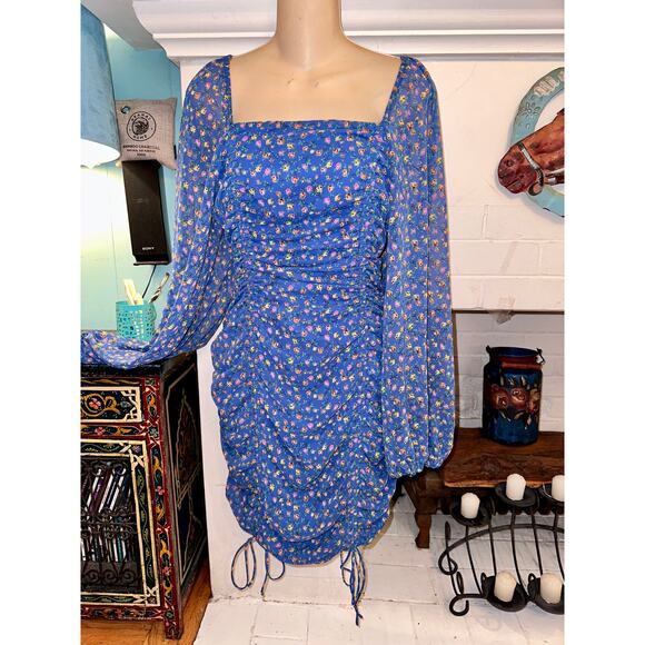 MABLE RUCHED FLORAL BODYCON DRESS S - Picture 2 of 9
